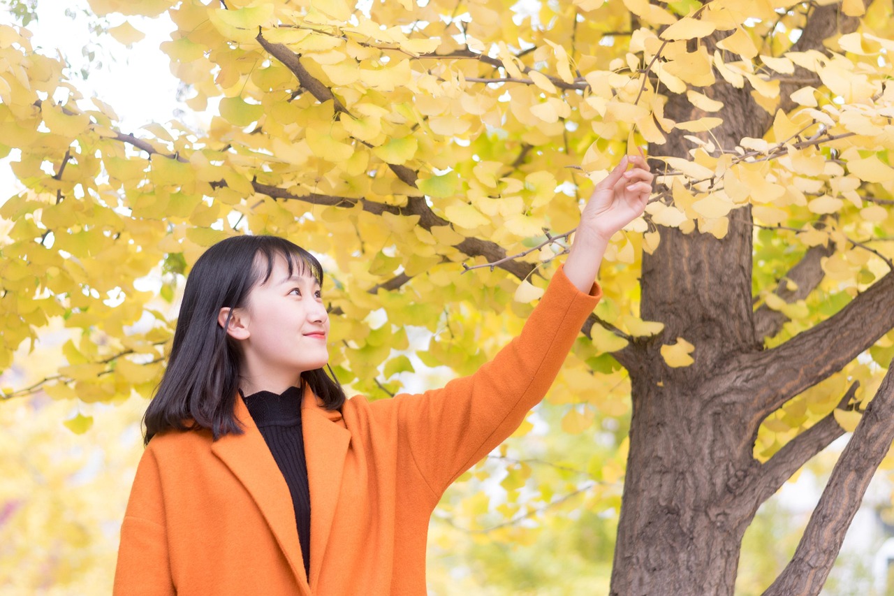 与女演员同居，真实生活中的戏剧探索