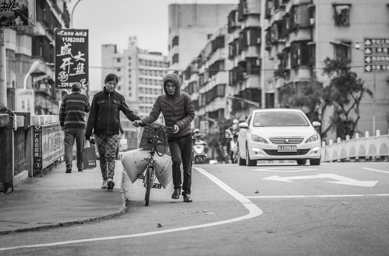 电影七十二家房客，城市生活的细致缩影