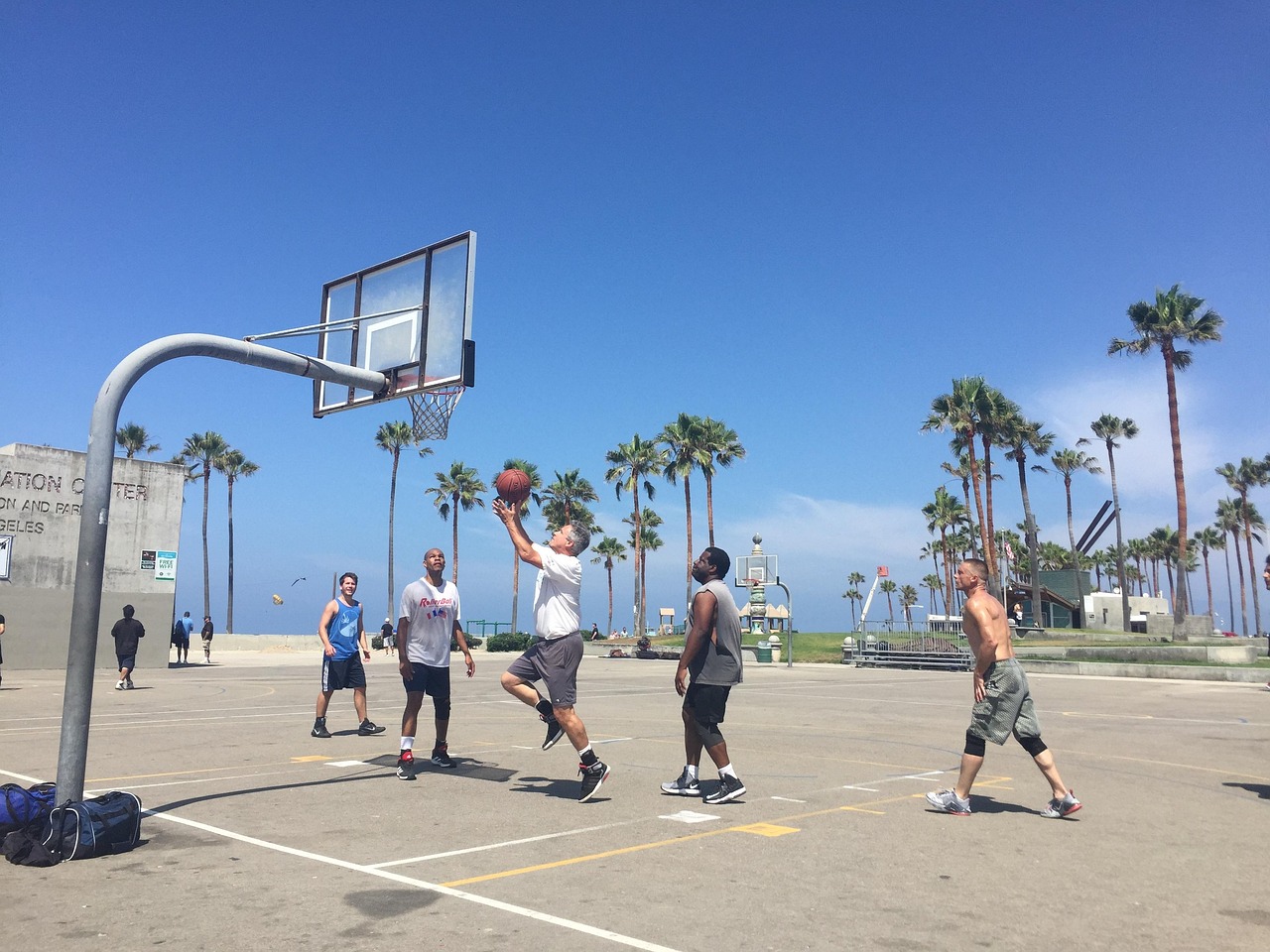 NBA今日热血激战，精彩比赛直播不容错过