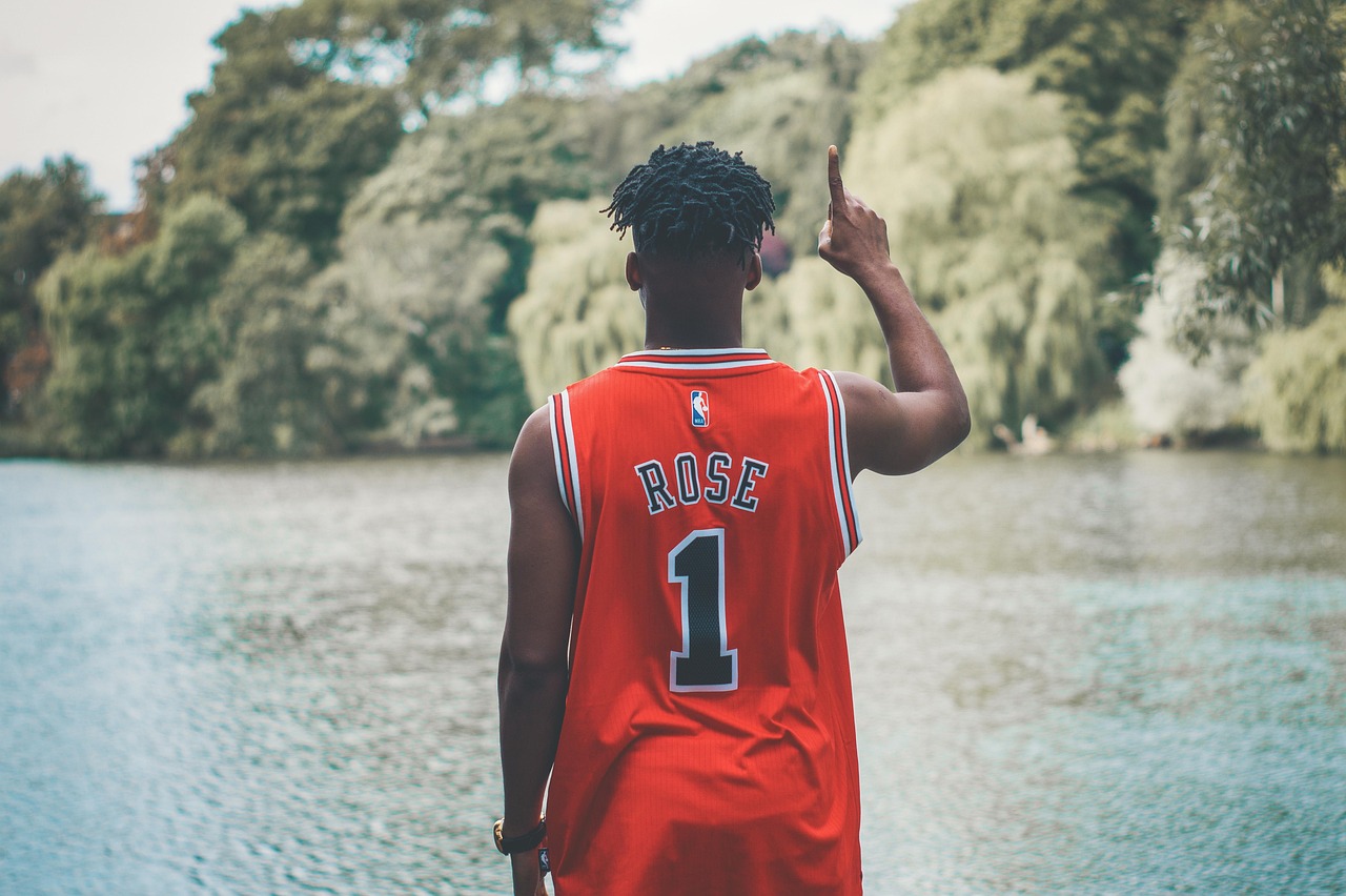 最新NBA精彩片段，热血篮球的魅力时刻全记录