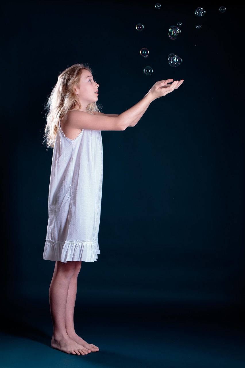 最新拍照姿势,瞬间展现个性魅力与艺术风采