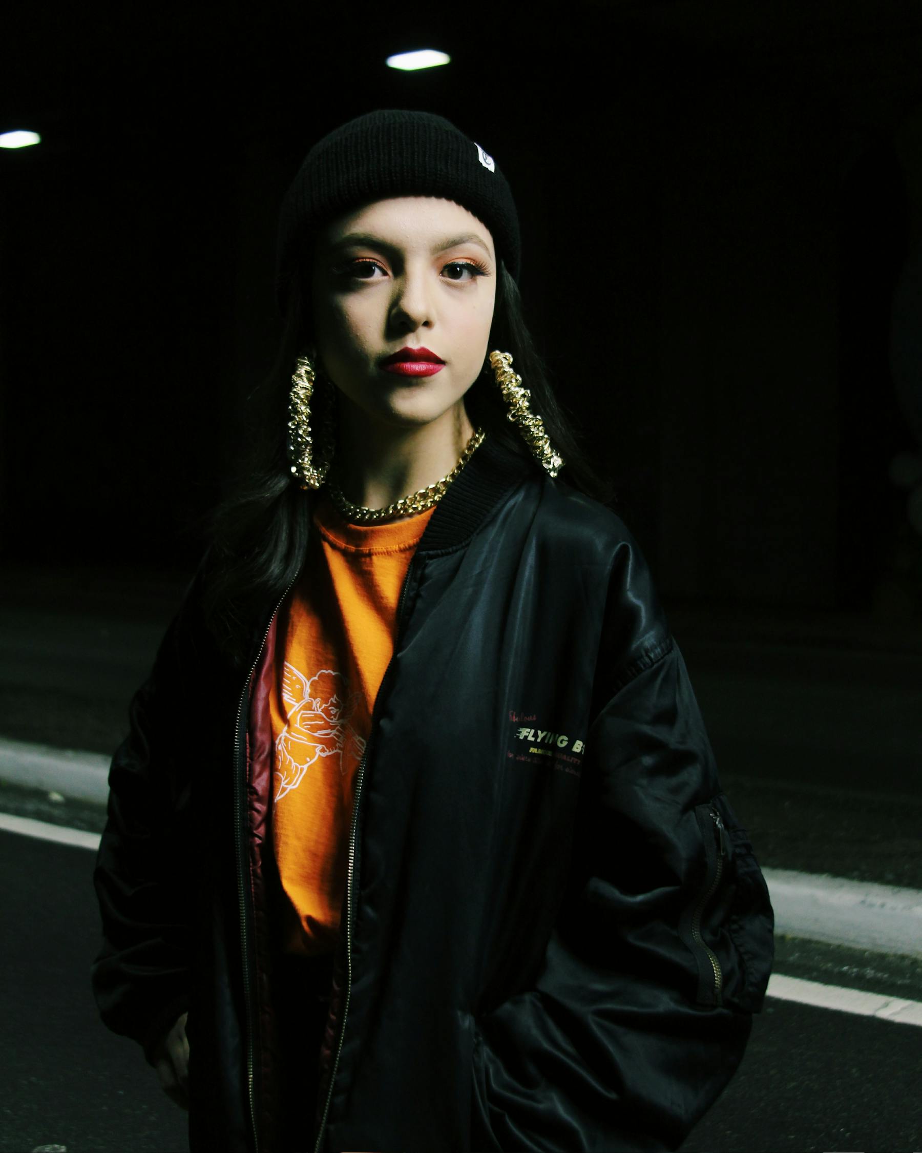 最新拍照姿势,瞬间展现个性魅力与艺术风采