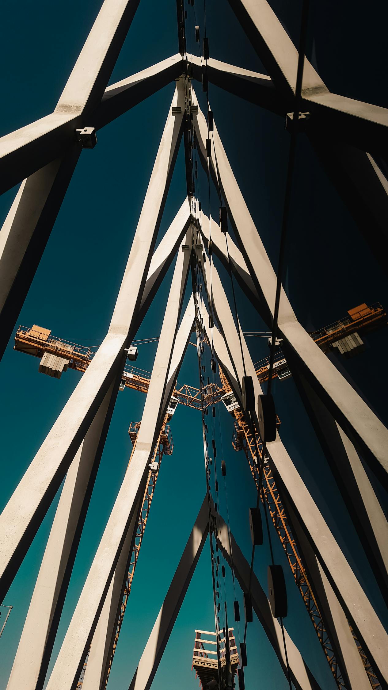 中空lowe玻璃与LOW-E玻璃价格解析