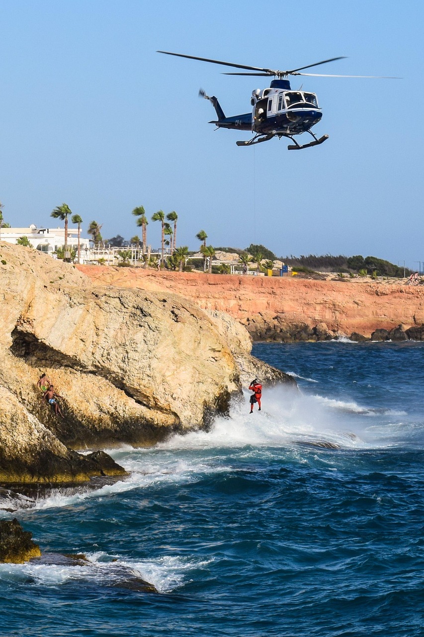海南海口台风最新动态,紧急应对与关注下的台风影响