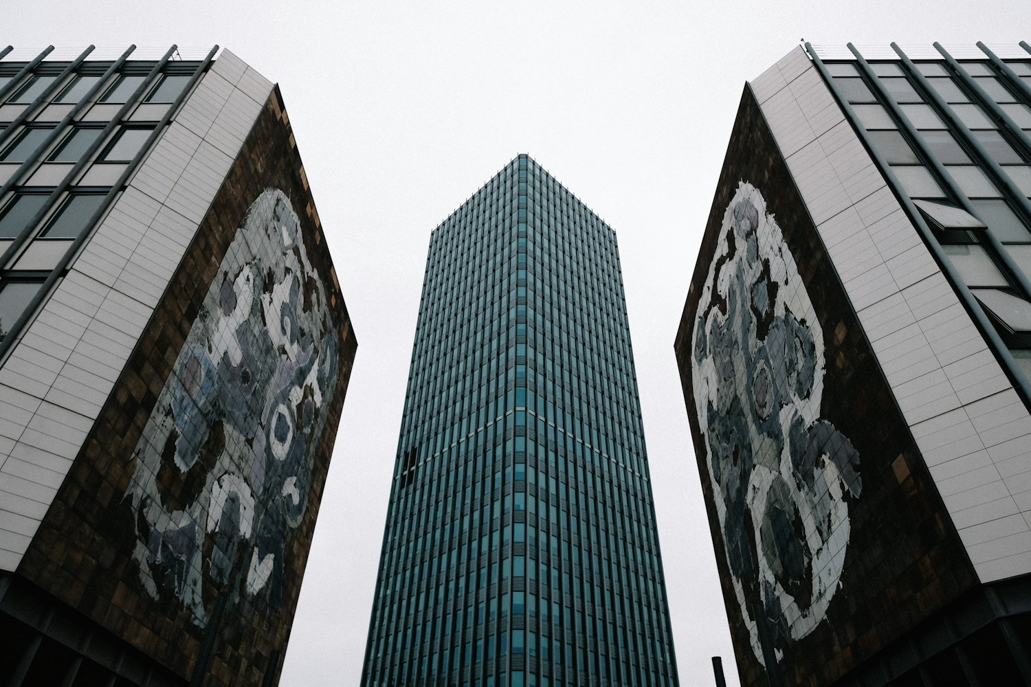 龙芯中科股票探索与未来前景展望