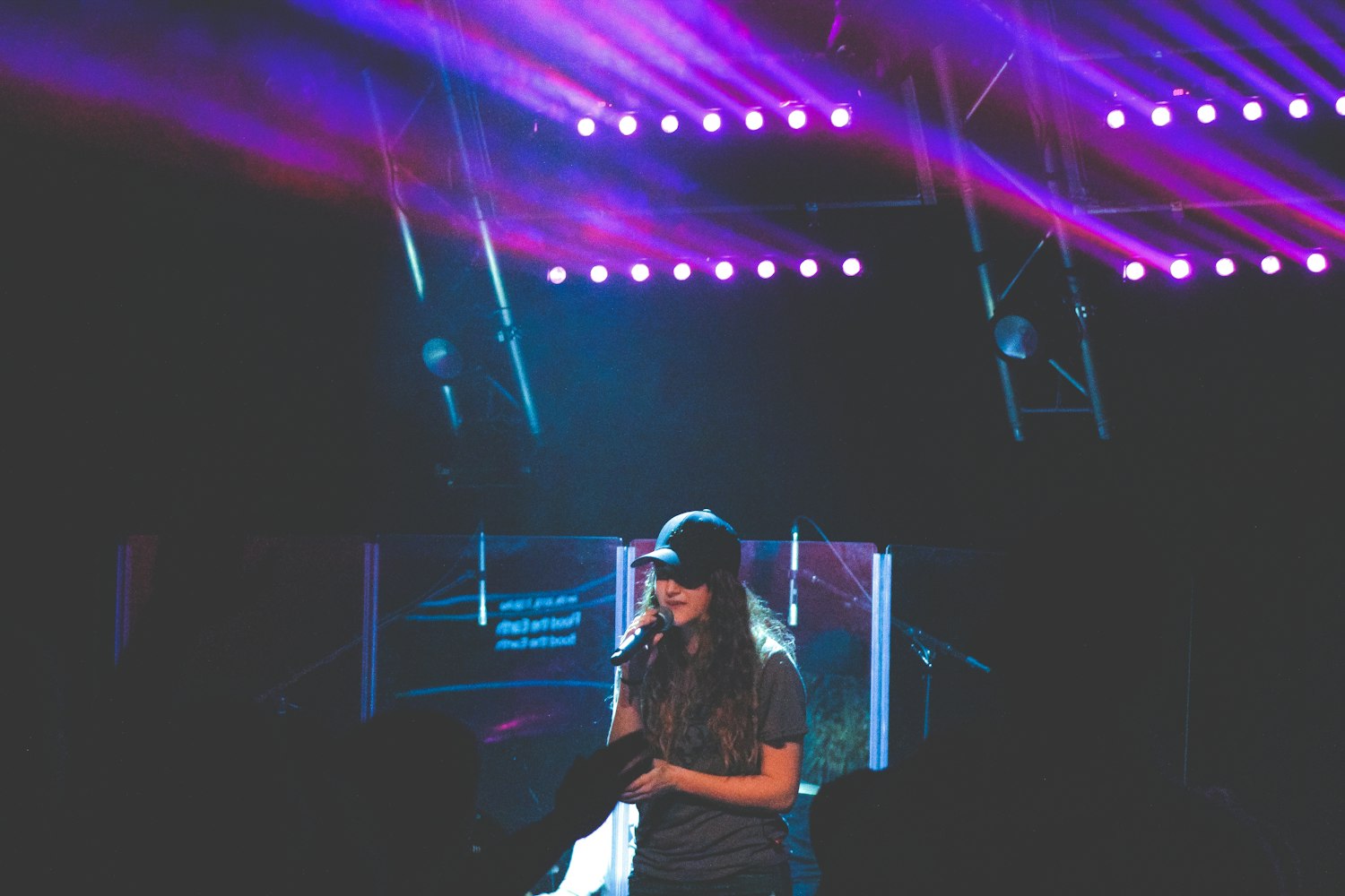 适合女生独唱比赛歌曲的选择与赏析，精选曲目及赏析指南