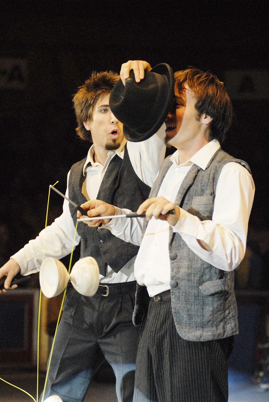 青春音乐盛宴落幕,热烈激昂的歌唱比赛展现音乐才华与青春风采