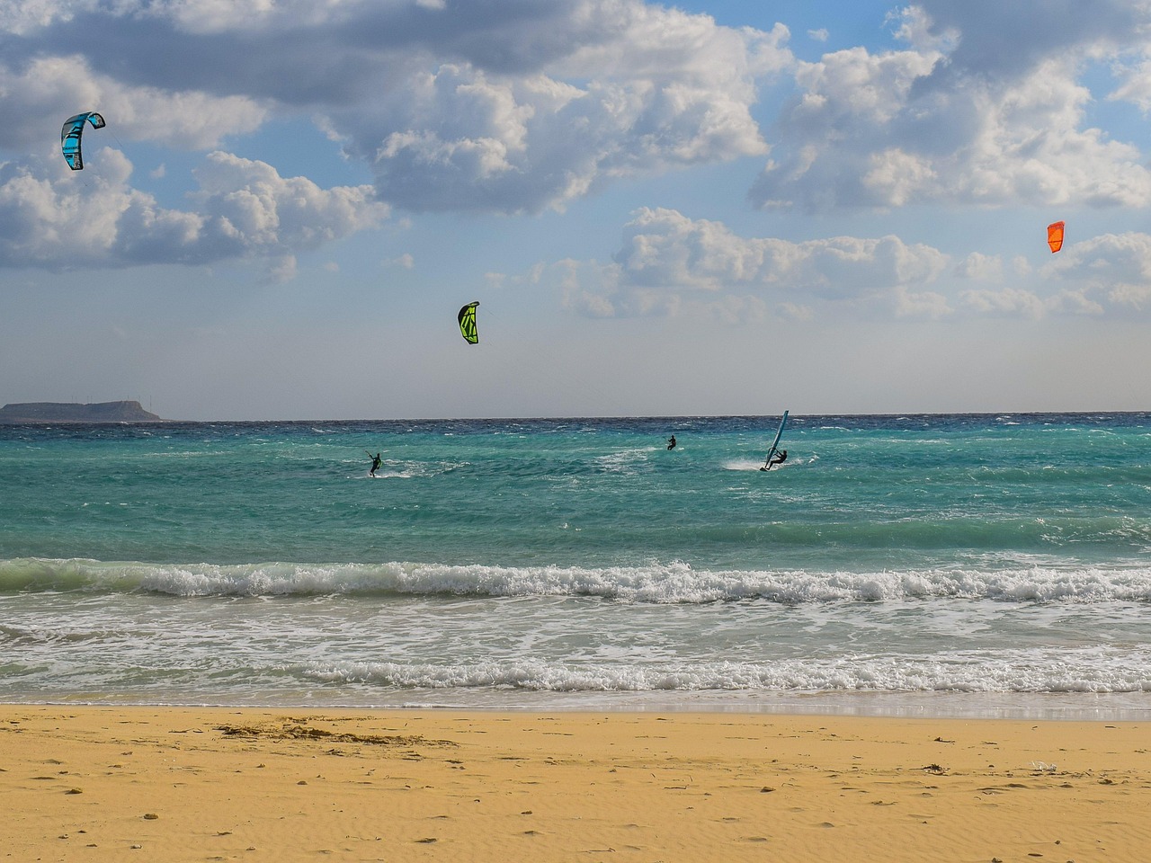芭提雅杜拉拉水上市场的魅力之旅