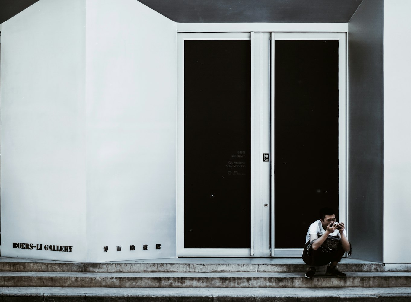 电视背景石膏线的艺术与创意设计