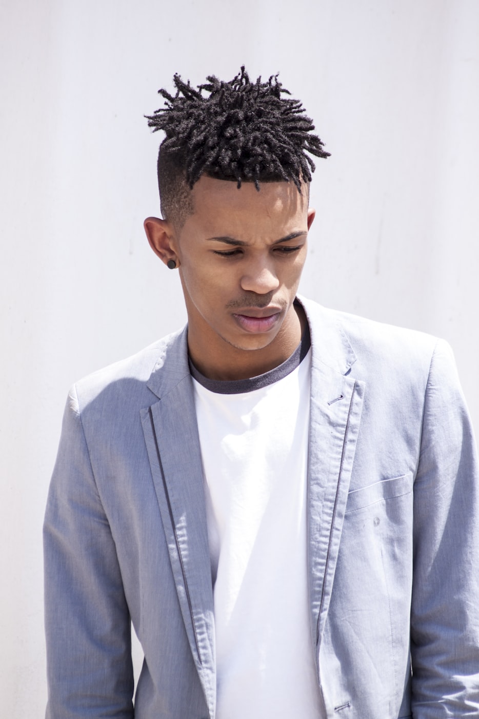 演员李亚军的魅力与艺术之路探索