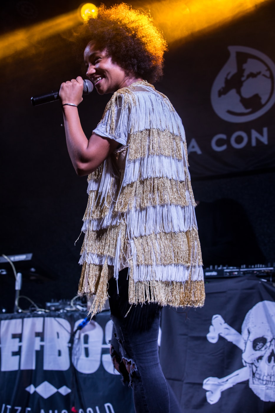 尔冬升,从幕后走向舞台中央的璀璨人生之路