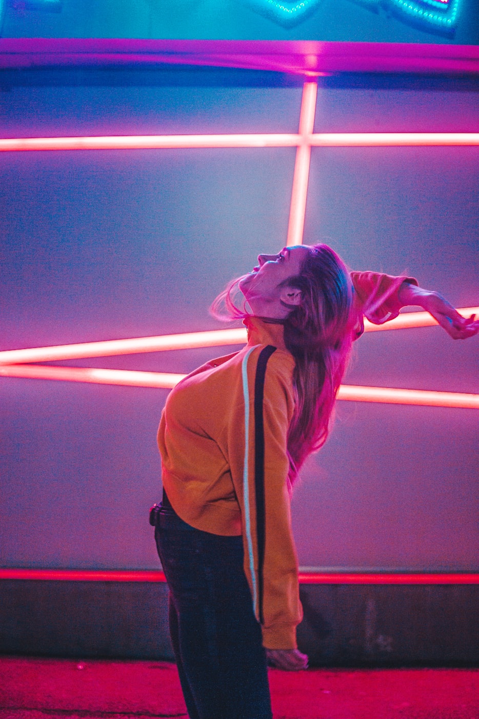 追球演员，舞台背后的英雄之旅