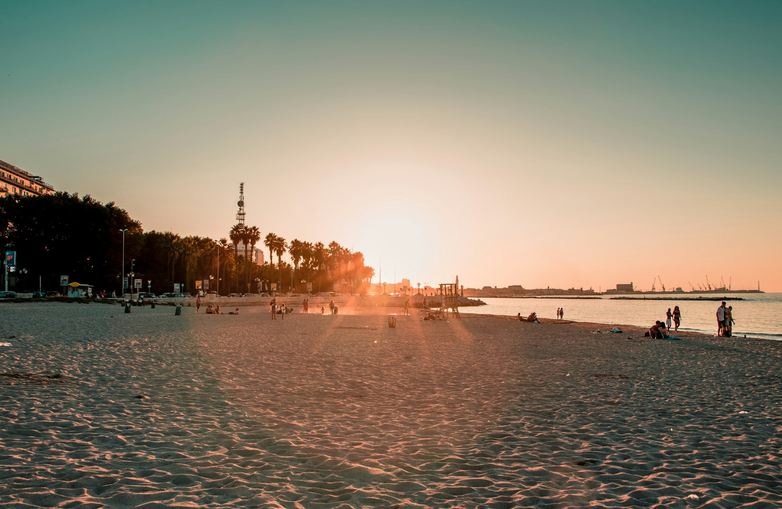 朱婷赛场内外闪耀，最新动态揭秘其璀璨明星之旅