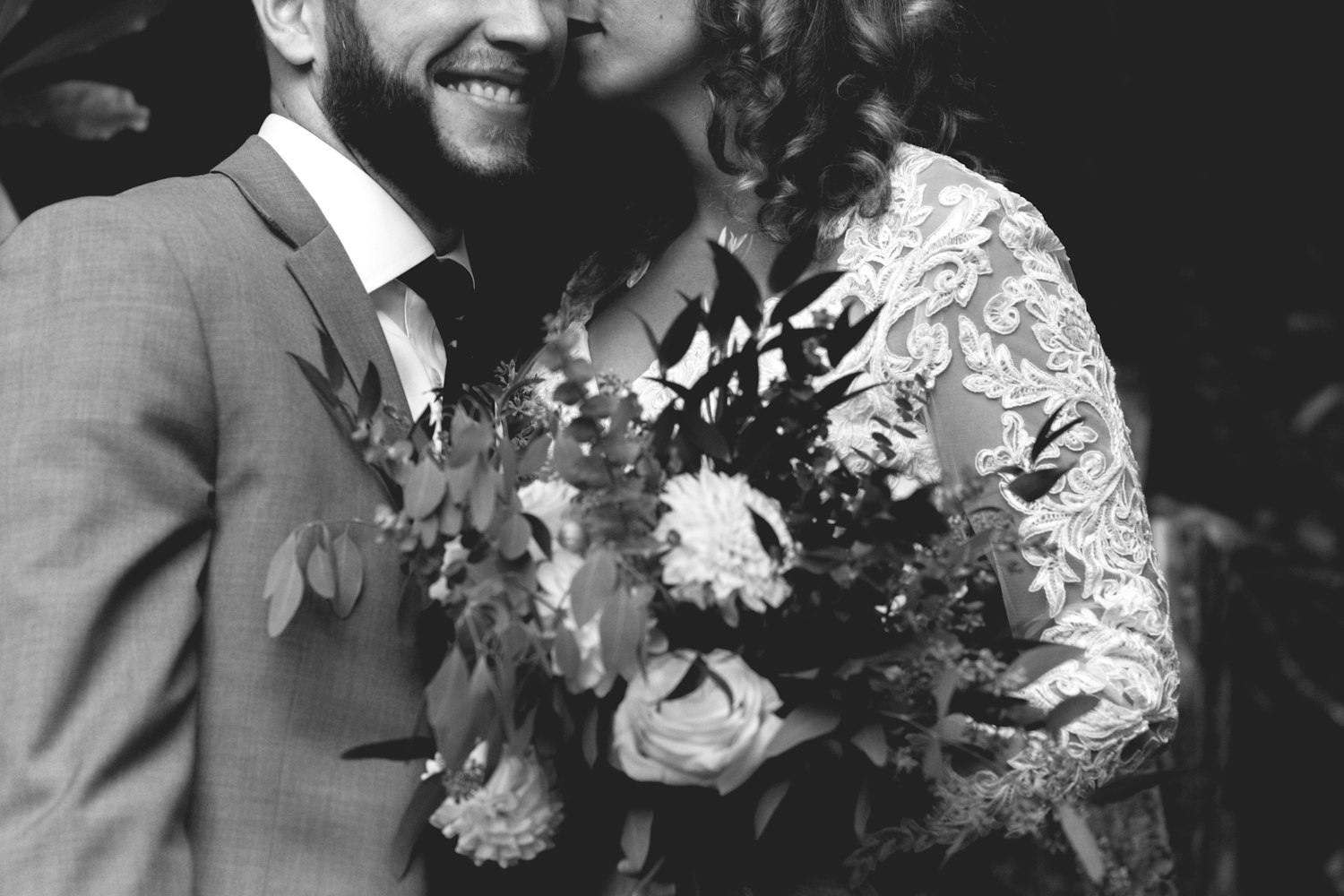 电视剧非亲姐妹演员表及角色深度解析