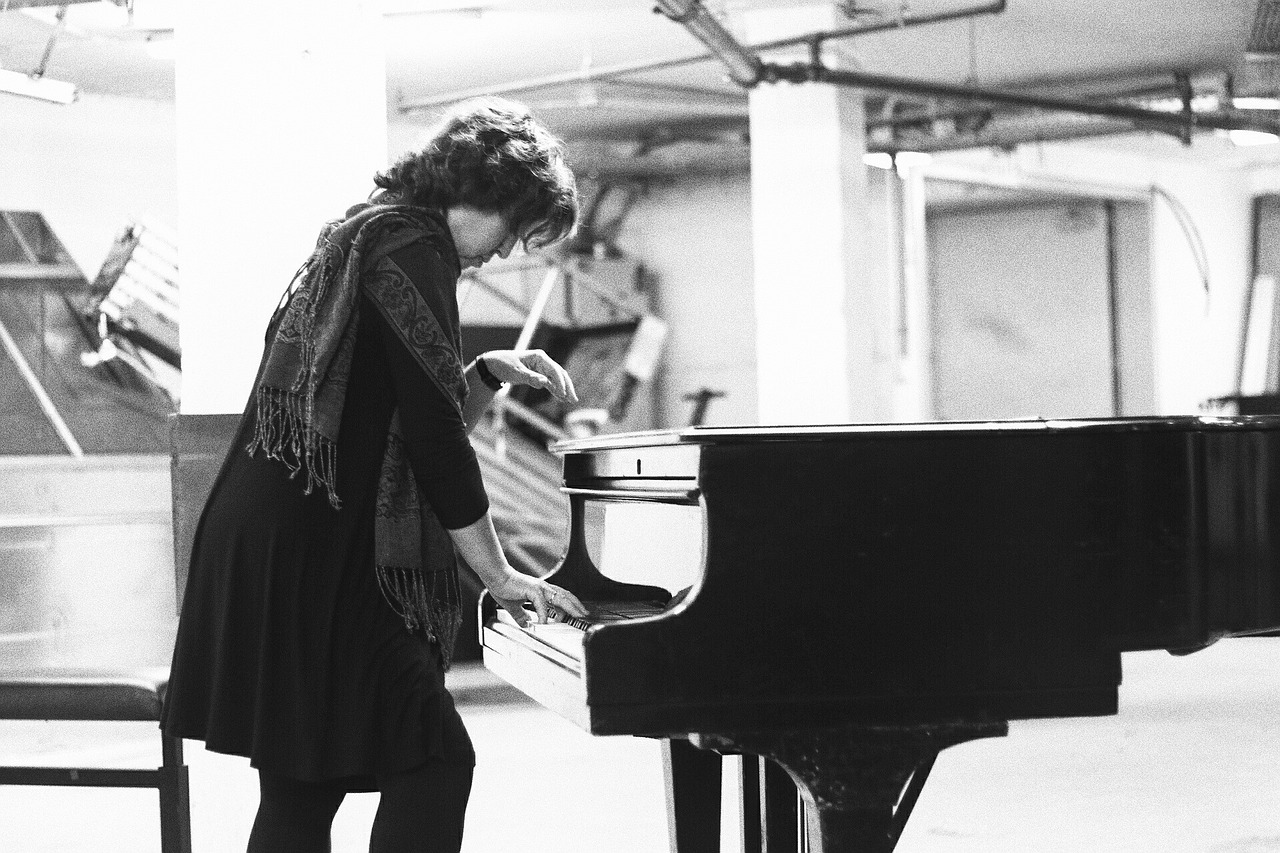 无声世界的艺术诠释者，哭声演员的独特演绎之路