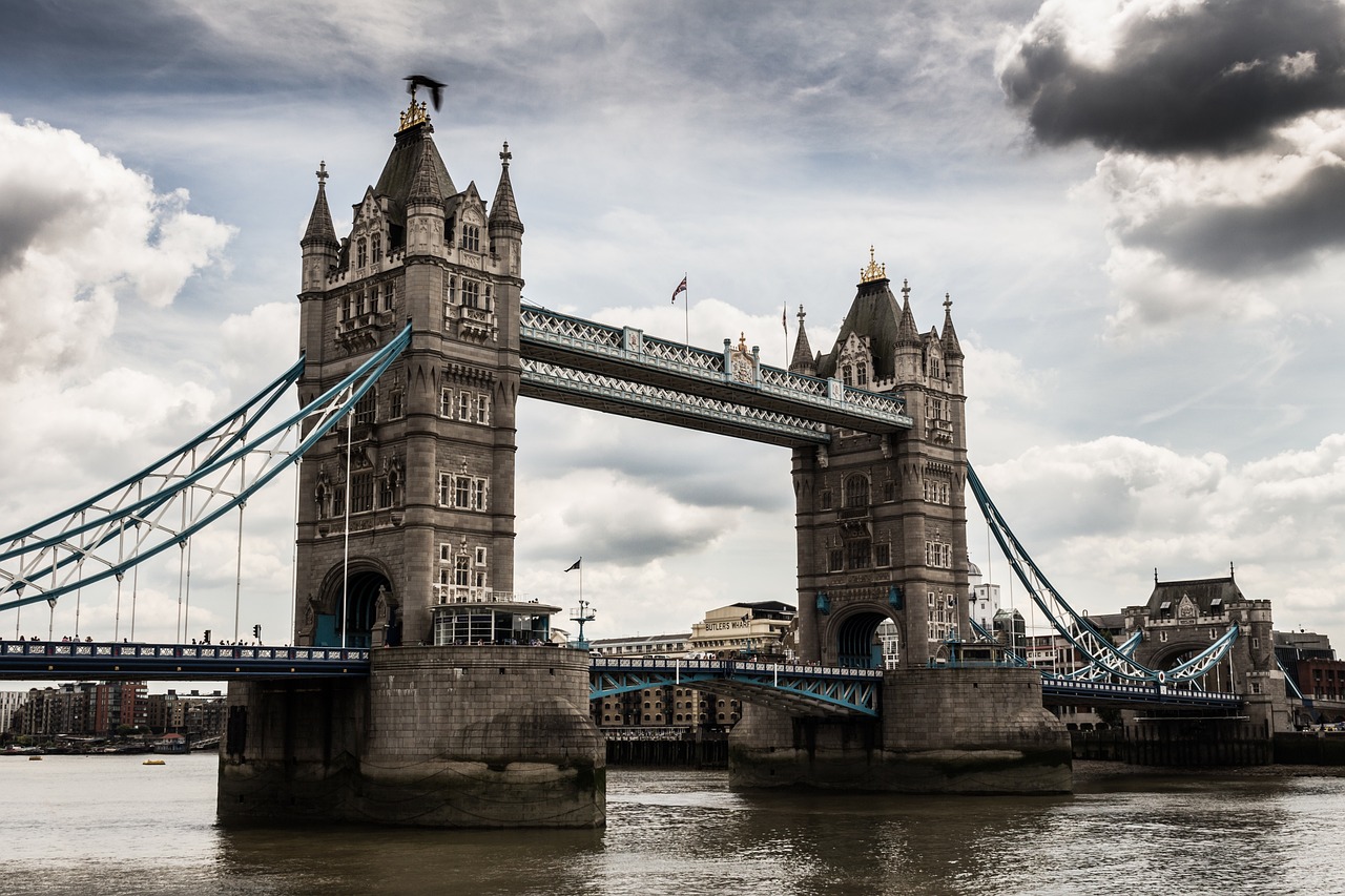 涢水一桥建设新进展，迈向未来的雄伟桥梁建设动态更新