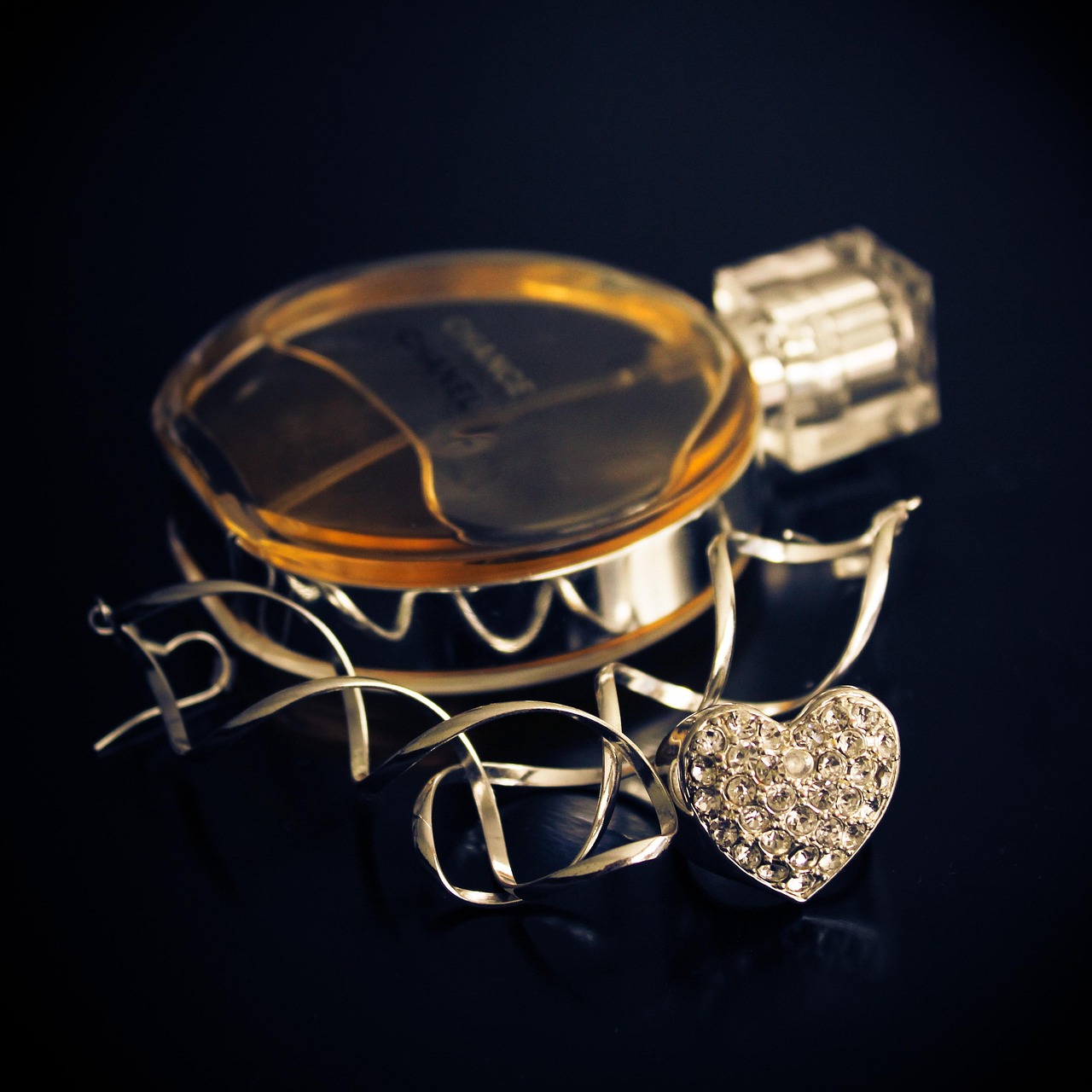 最新款黄金珠宝图片，时尚与经典的完美融合