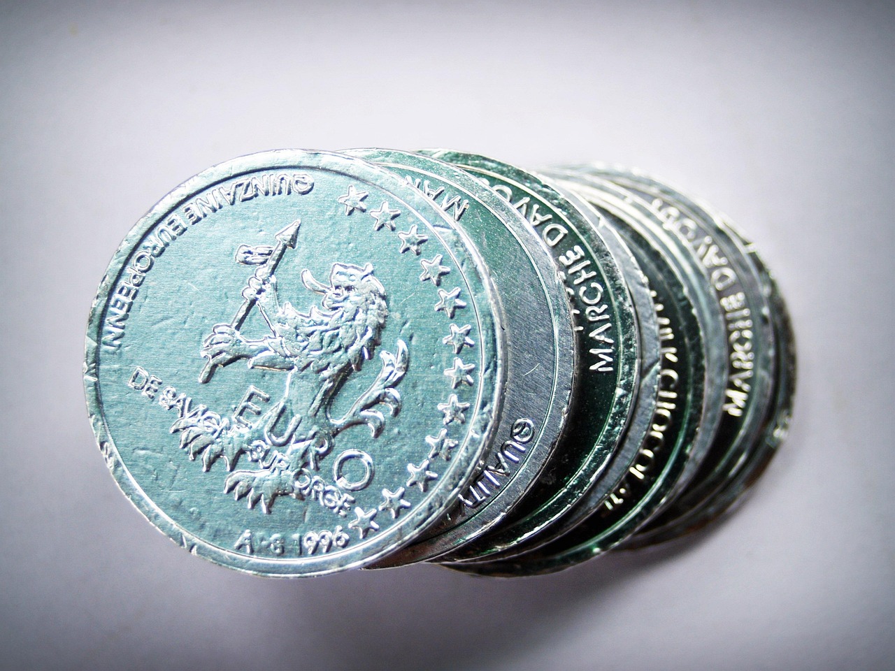 当前市场下的1分硬币价格表及分析概述