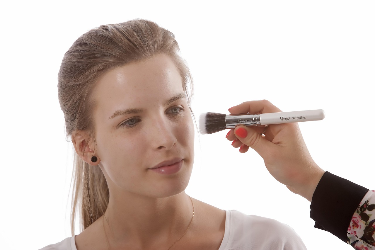 明星眉形，时尚潮流的焦点与艺术塑造