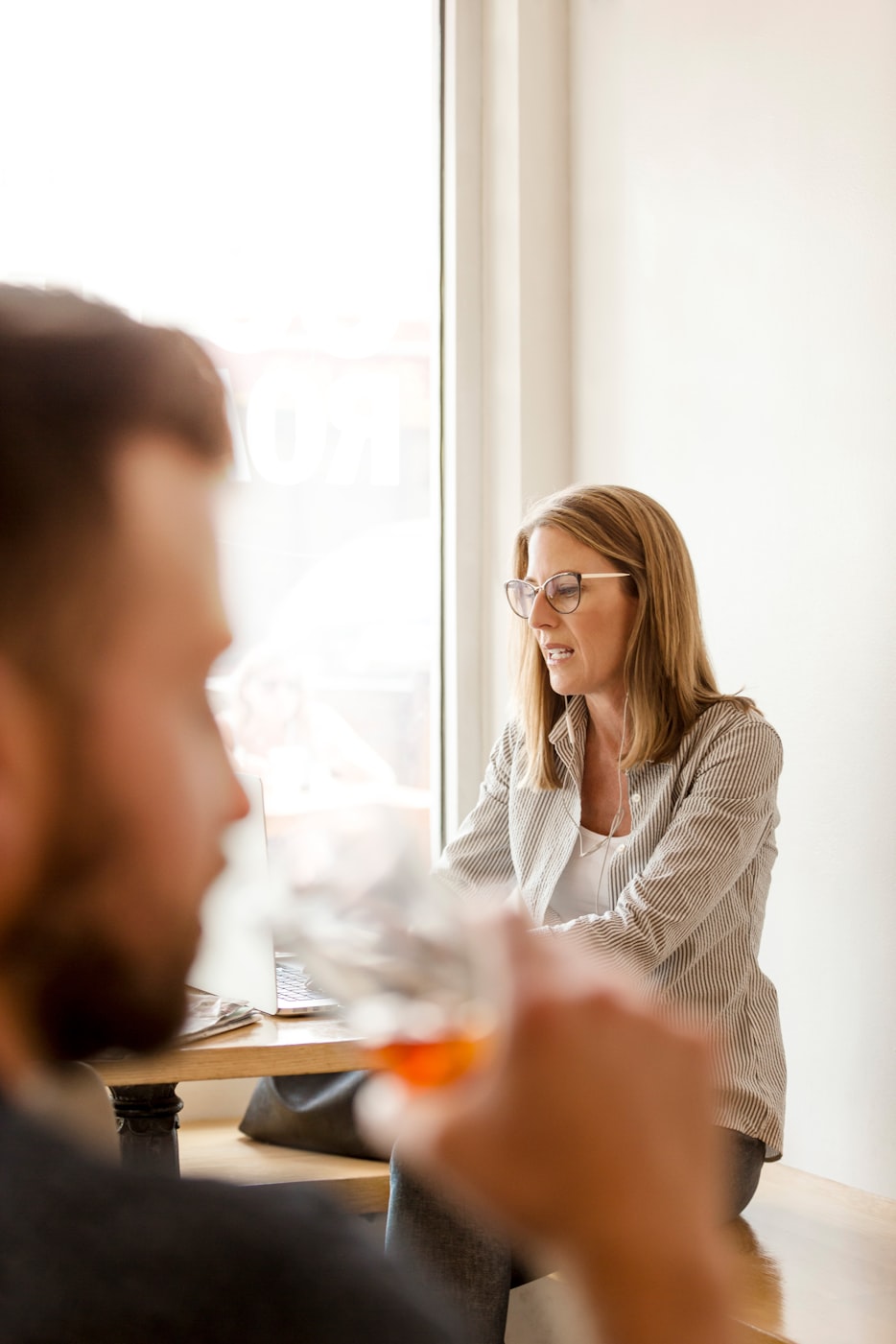 闫盼盼最新照片揭秘,探索现实生活中的她