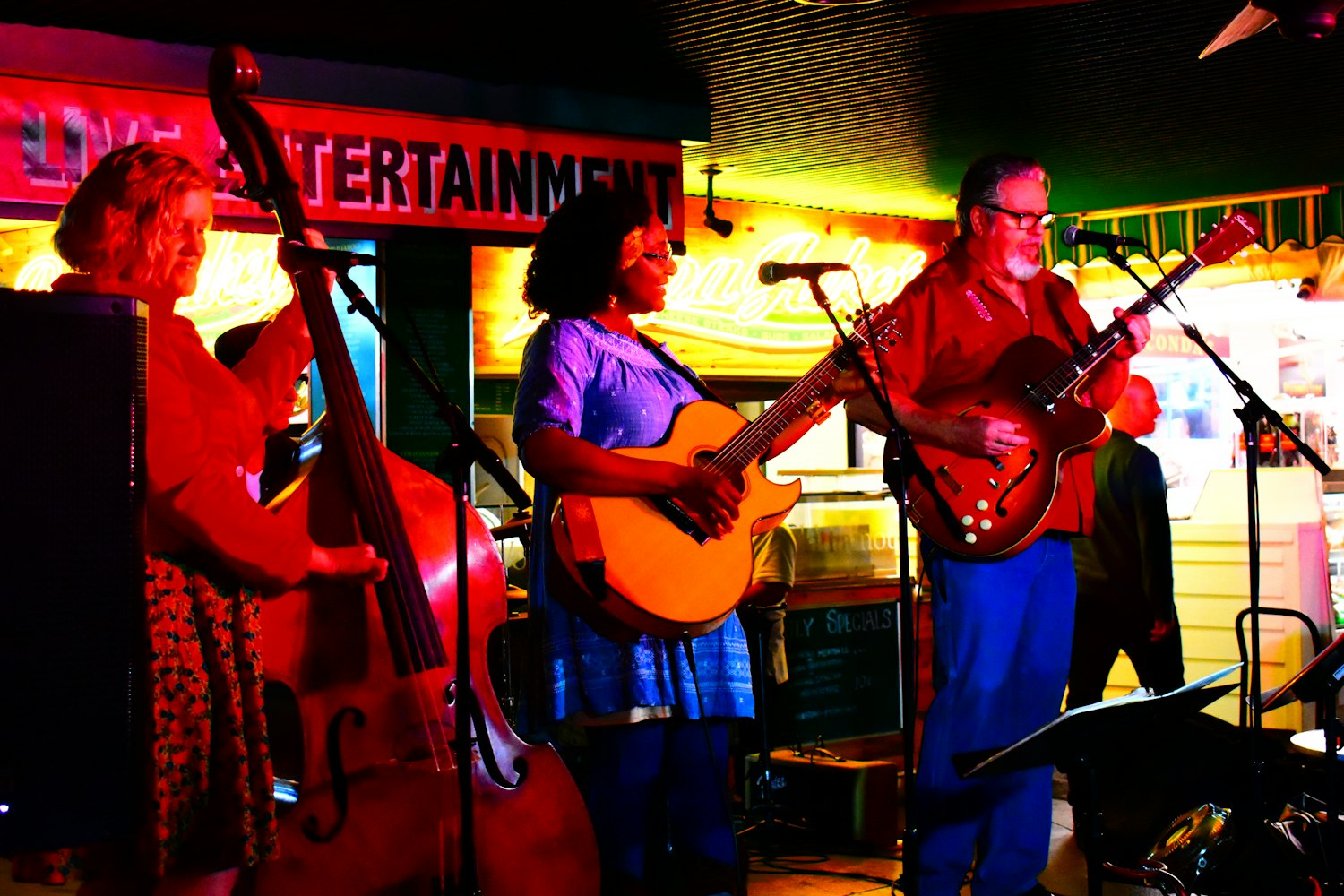 寻找新星重塑舞台之光，点燃梦想之火，招募新演员启幕之旅