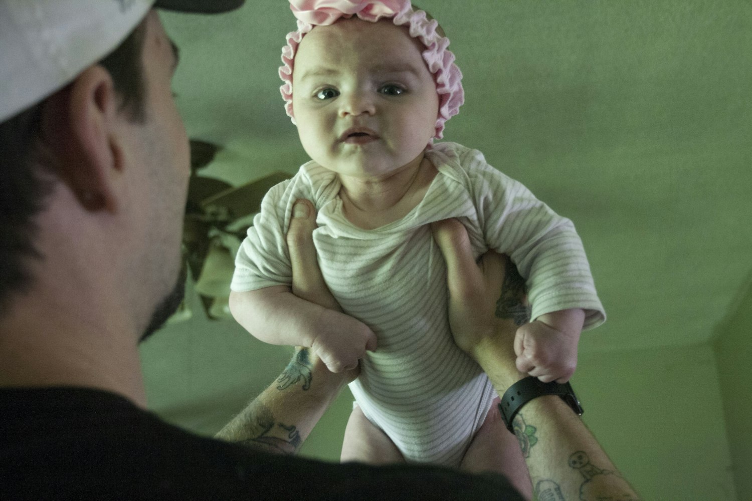 探寻明星光环背后的真实生活瞬间