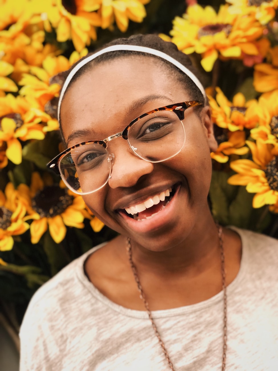 动漫微笑头像,微小力量传递正能量